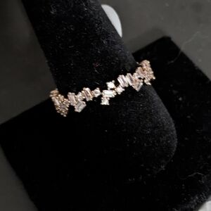 Elegant Rose Gold Diamond Ring